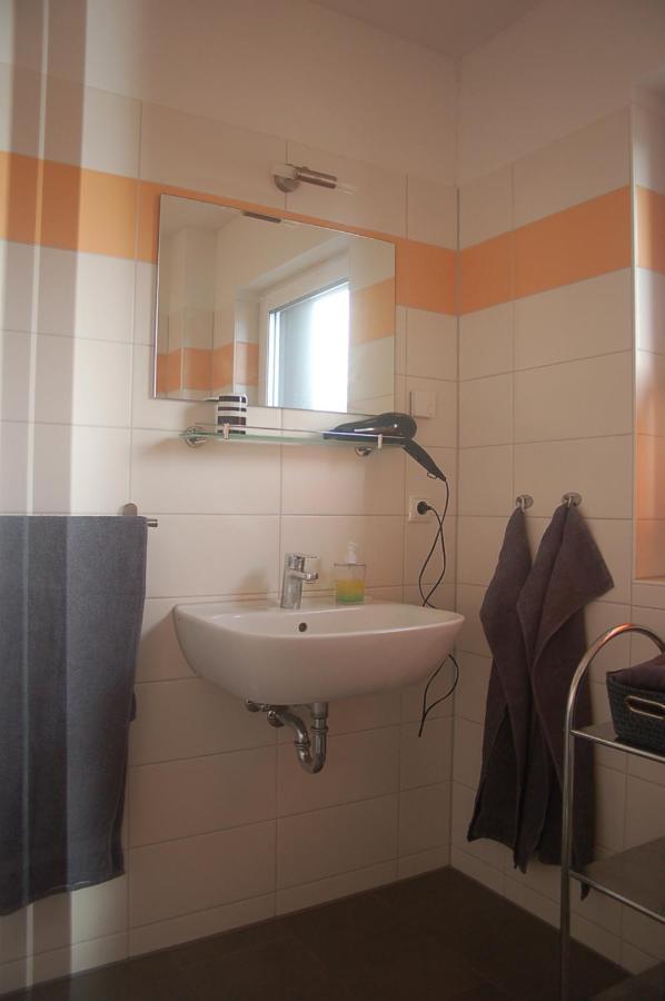 Behagliches Ferienhaus Zaunkoenig -Mit Kamin Und Sauna Tanne Exteriör bild
