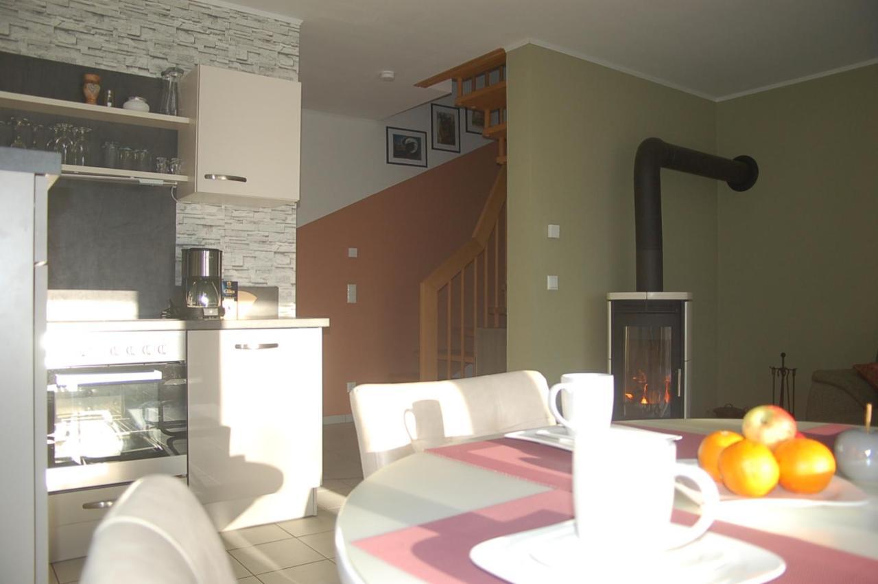 Behagliches Ferienhaus Zaunkoenig -Mit Kamin Und Sauna Tanne Exteriör bild