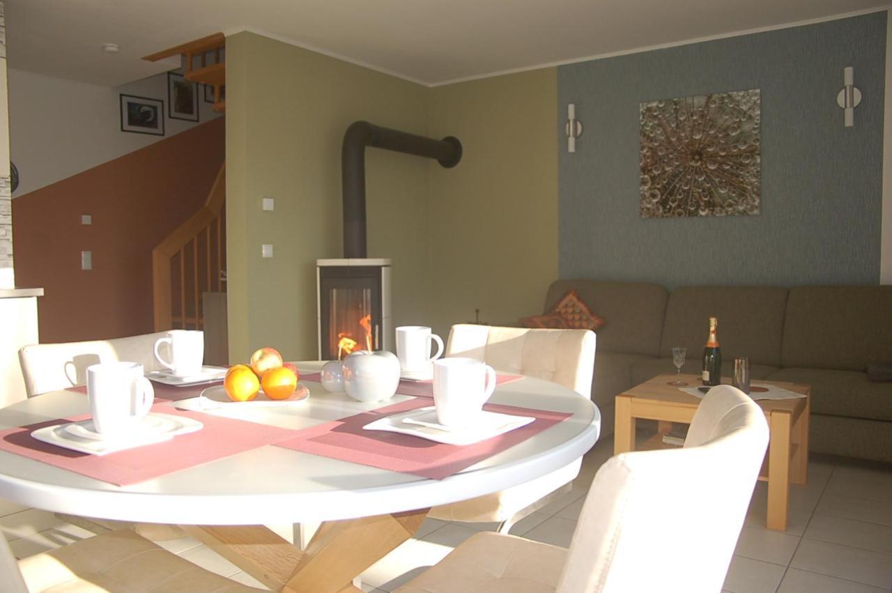 Behagliches Ferienhaus Zaunkoenig -Mit Kamin Und Sauna Tanne Exteriör bild