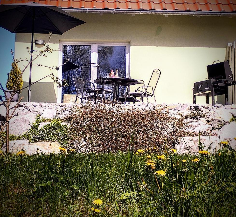Behagliches Ferienhaus Zaunkoenig -Mit Kamin Und Sauna Tanne Exteriör bild